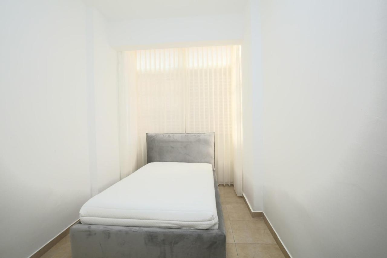 City Center Luxury Apartment In نتانيا المظهر الخارجي الصورة