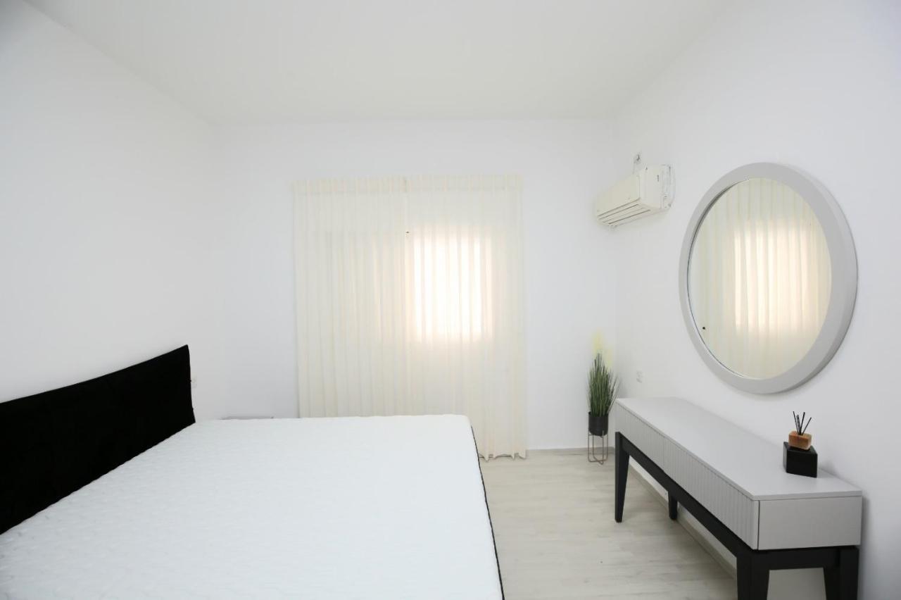 City Center Luxury Apartment In نتانيا المظهر الخارجي الصورة