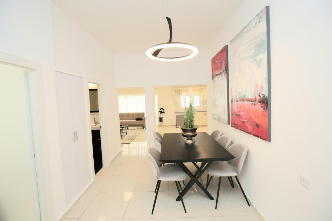 City Center Luxury Apartment In نتانيا المظهر الخارجي الصورة