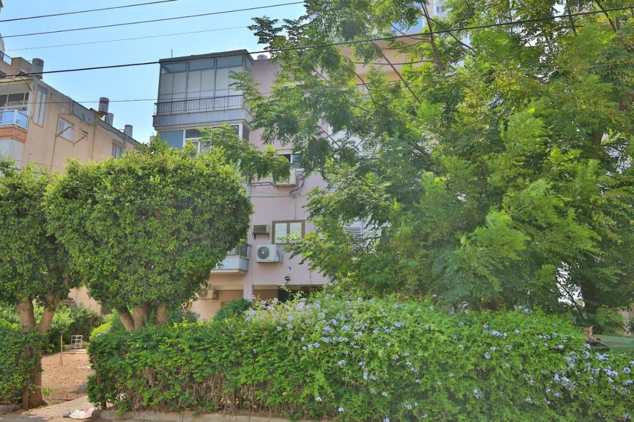 City Center Luxury Apartment In نتانيا المظهر الخارجي الصورة